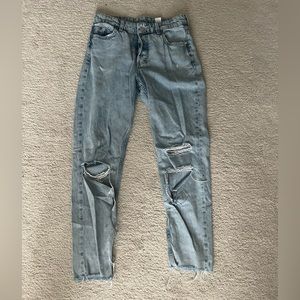 H&M women’s distressed jeans